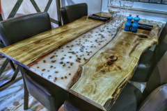 Table en noyer et résine époxy effet café avec inclusion de graines de café-02